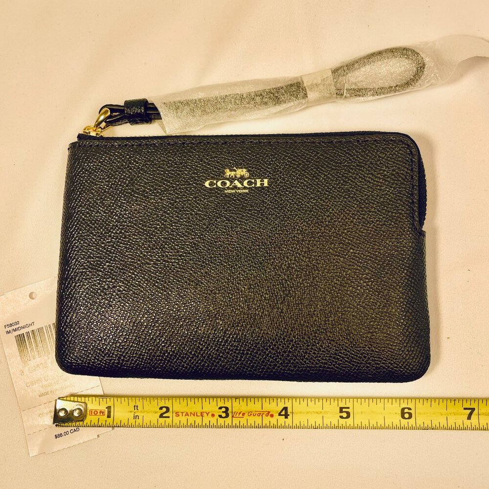 Coach Crossgrain Leather Corner Zip Wristlet - Color Midnight Navy